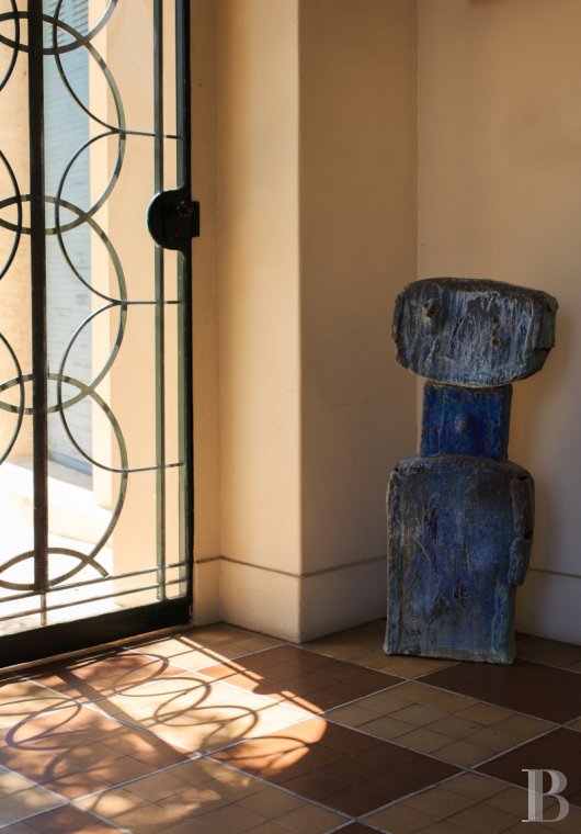 En Saône-et-Loire, à Mâcon, une villa et son jardin entièrement de style Art déco - photo  n°7
